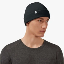 On Running On Merino Beanie -Tennis Clothing and Gear Sales 056498 211 1