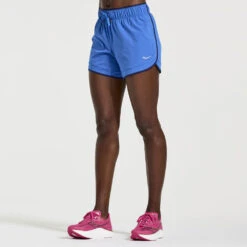 Saucony Outpace 5" Short Women's 12 Saucony Outpace 5" Short Women's -Tennis Clothing and Gear Sales 057001 pl 1