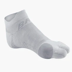 OS1st BR4 Bunion Relief Socks -Tennis Clothing and Gear Sales 651045 gry 3